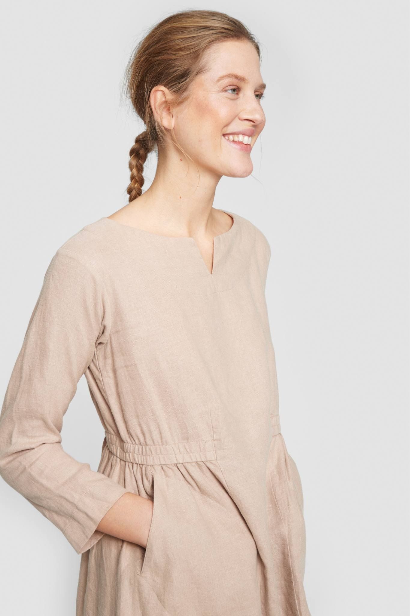 Lazy linen dress with elastic