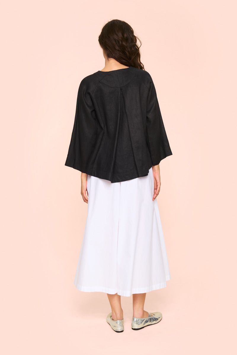Airy linen short jacket