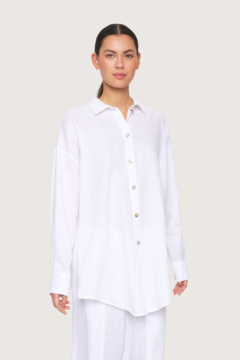 Airy linen shirt