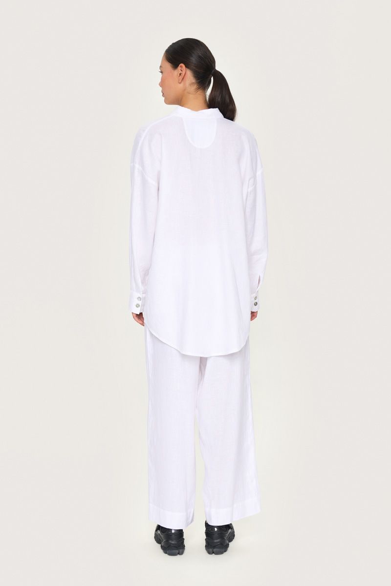 Airy linen shirt