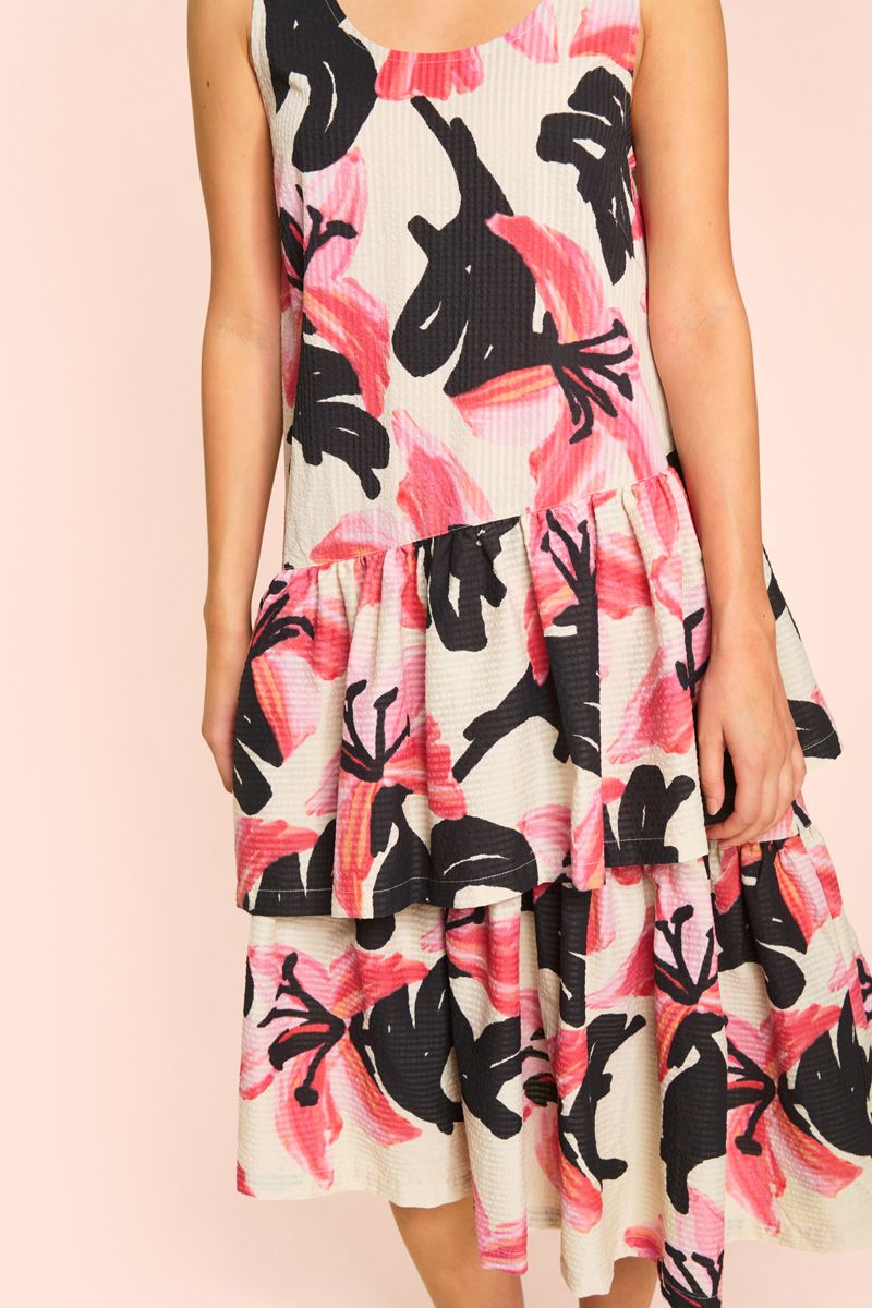 Cool lily dress with flounces