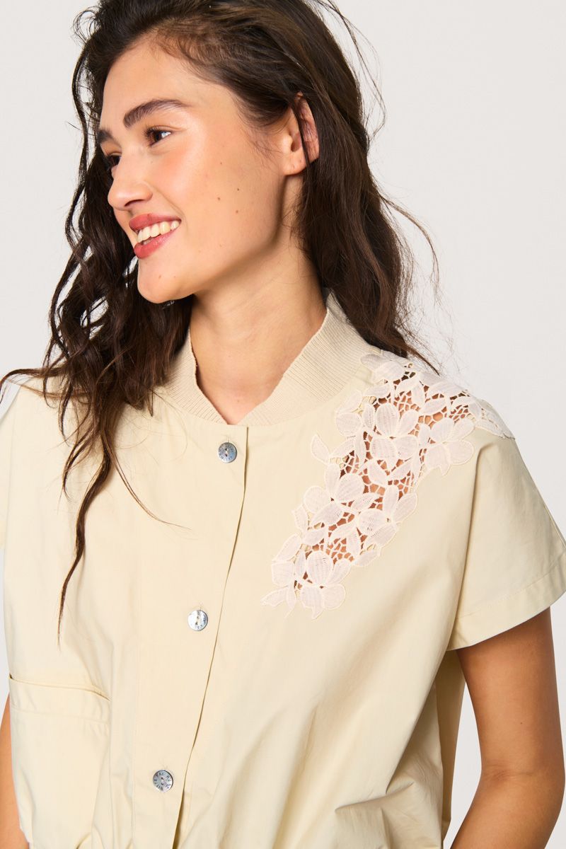 Paper poplin short sleeved shirt
