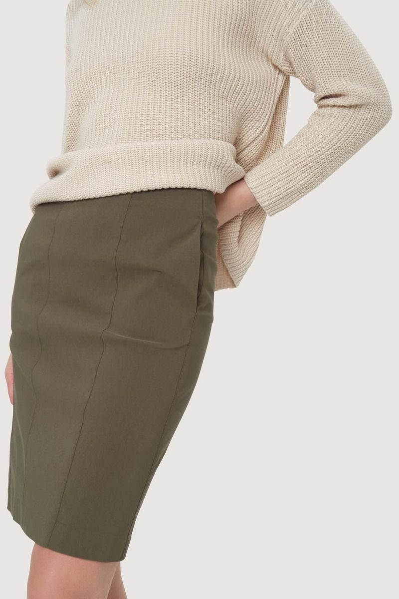 Gamine knit blouse