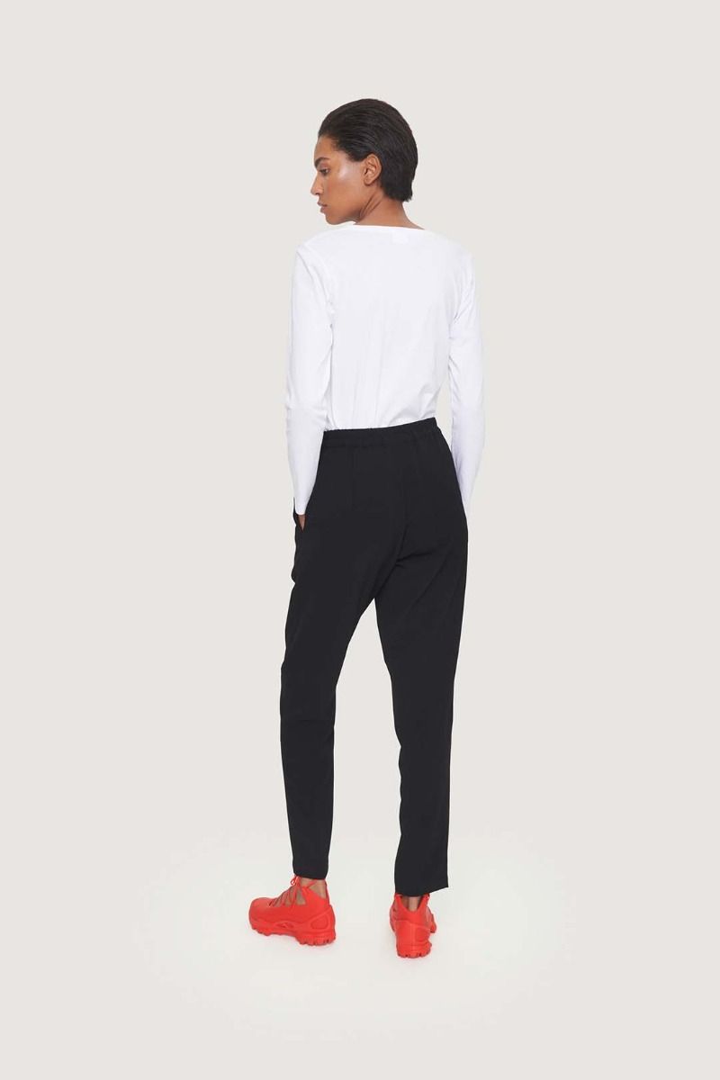 Nami crepe pants with pintuck