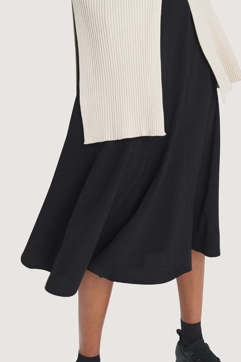 Nami crepe skirt