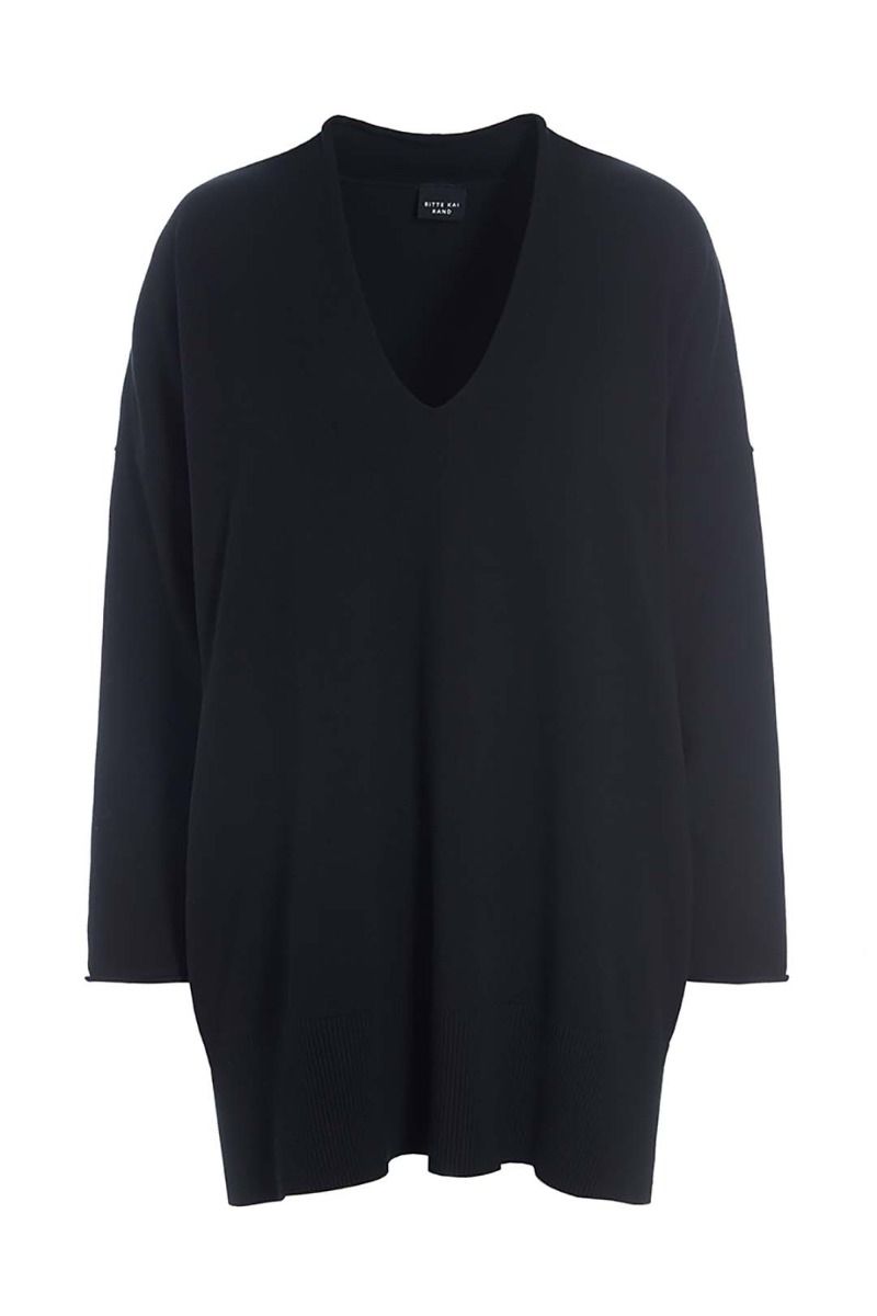 Saku blouse with v-neck