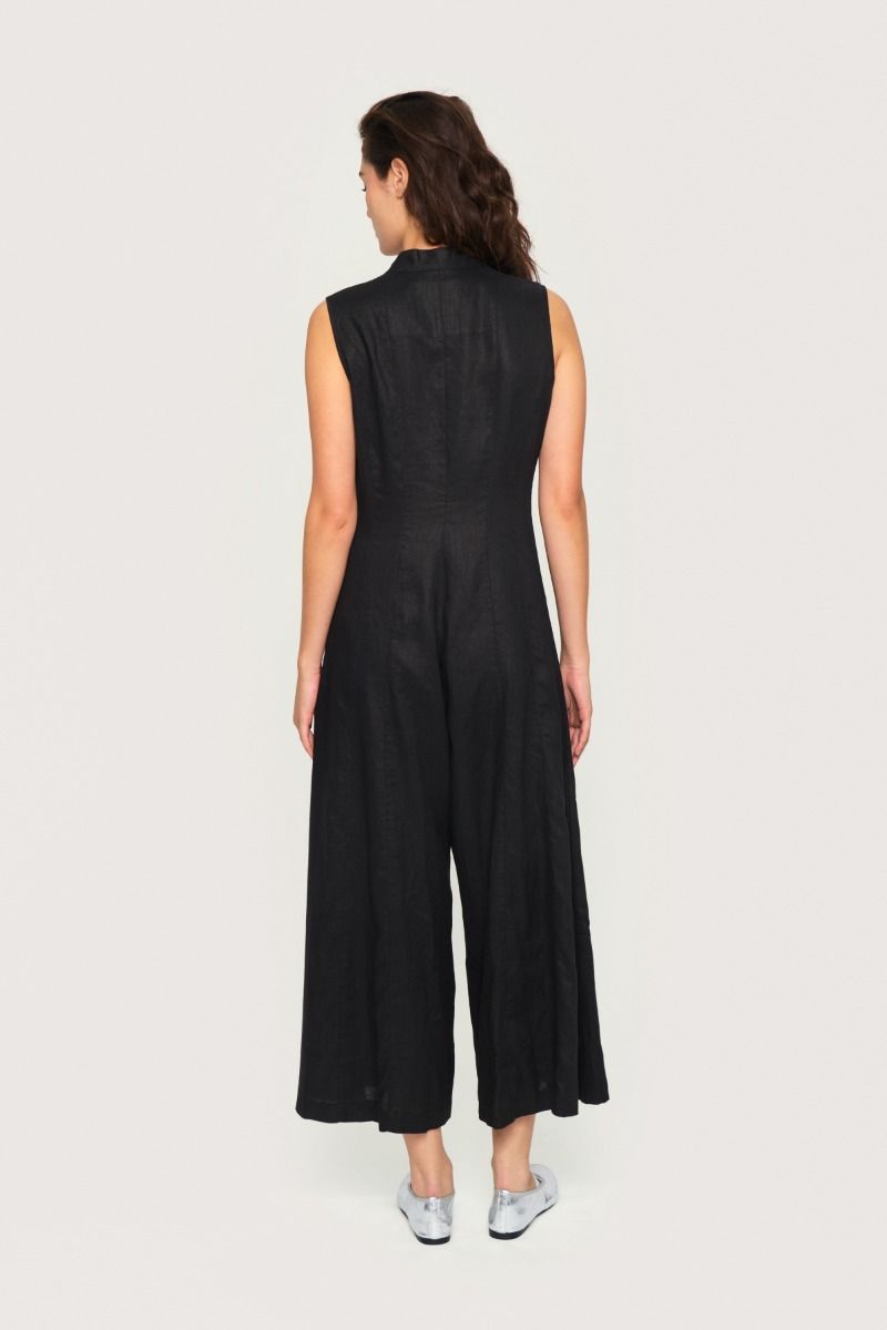 Airy linen jumpsuit