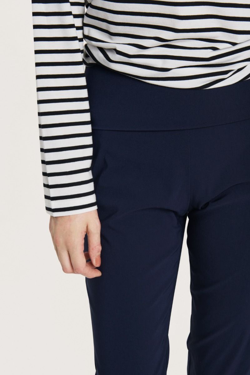 Magic stretch trousers with slits b length