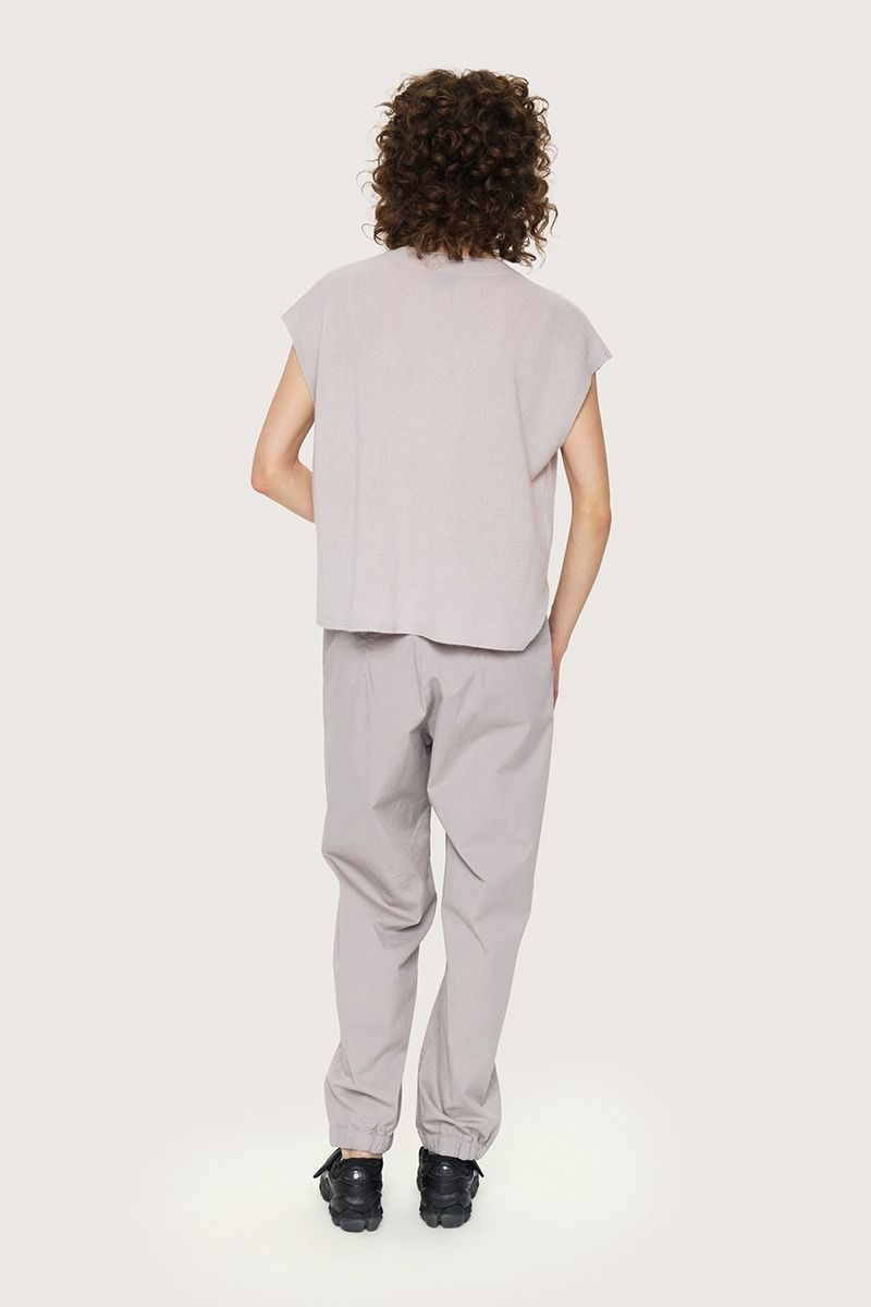 Cloud cashmere sleeveless blouse