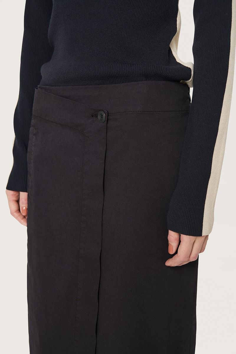 Kihon slim skirt