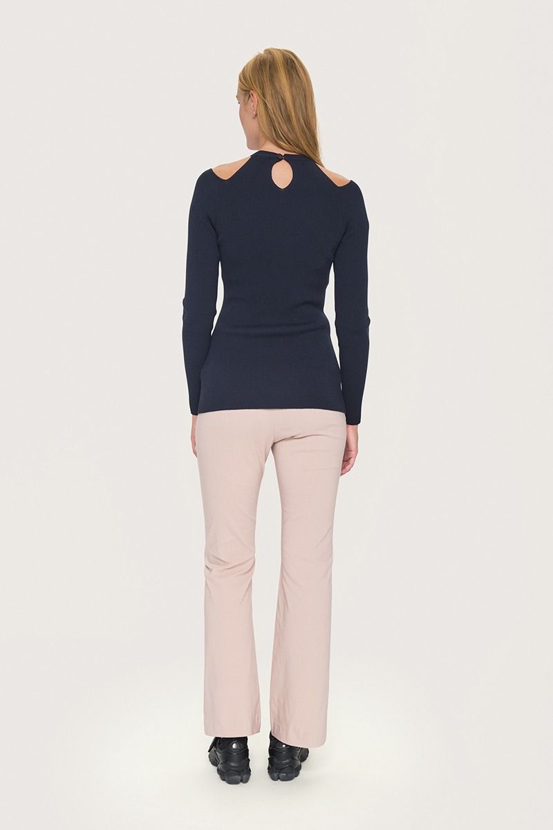 Saku blouse with detail