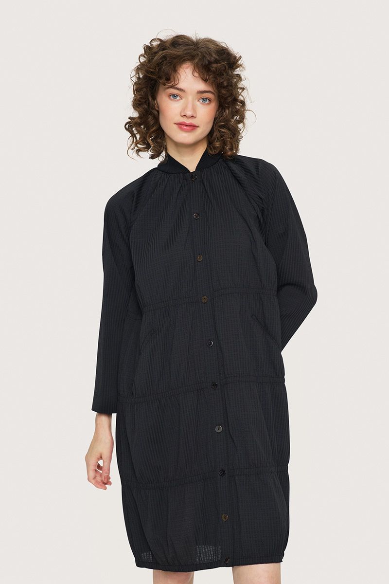 Seersucker dress with elastic details