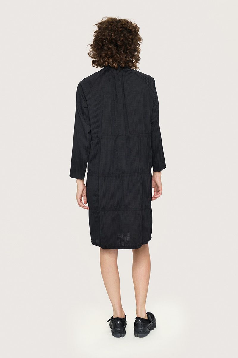 Seersucker dress with elastic details