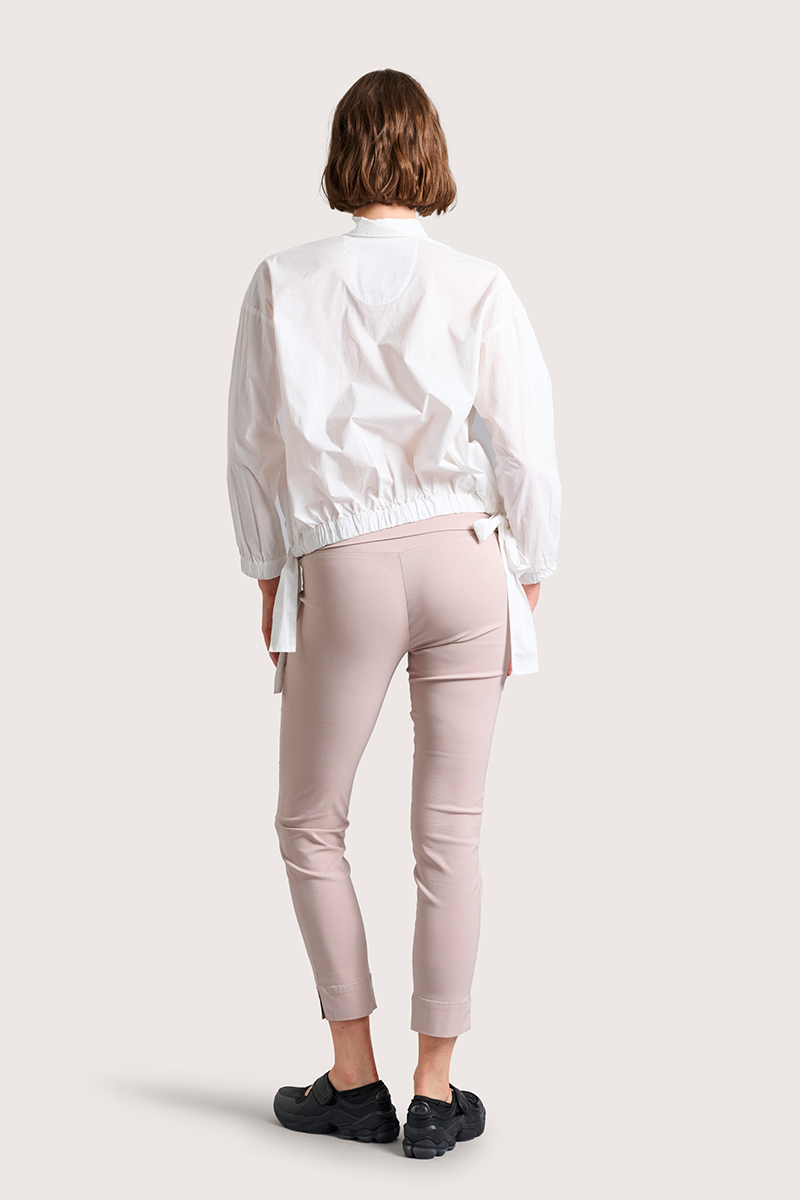Magic stretch trousers with slits