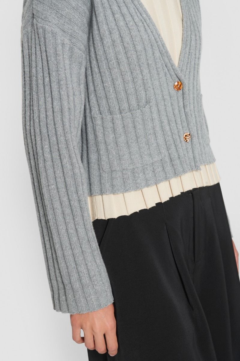 Gamine knit short cardigan