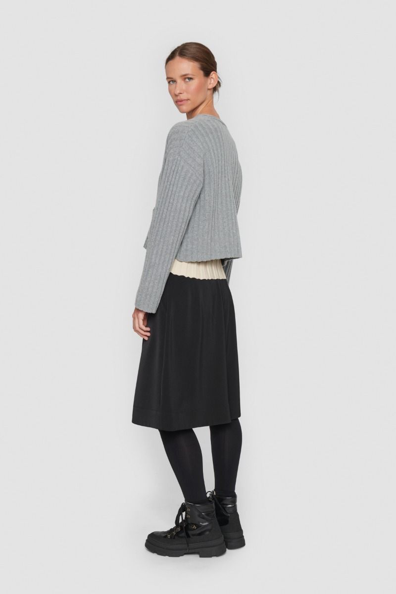 Gamine knit short cardigan