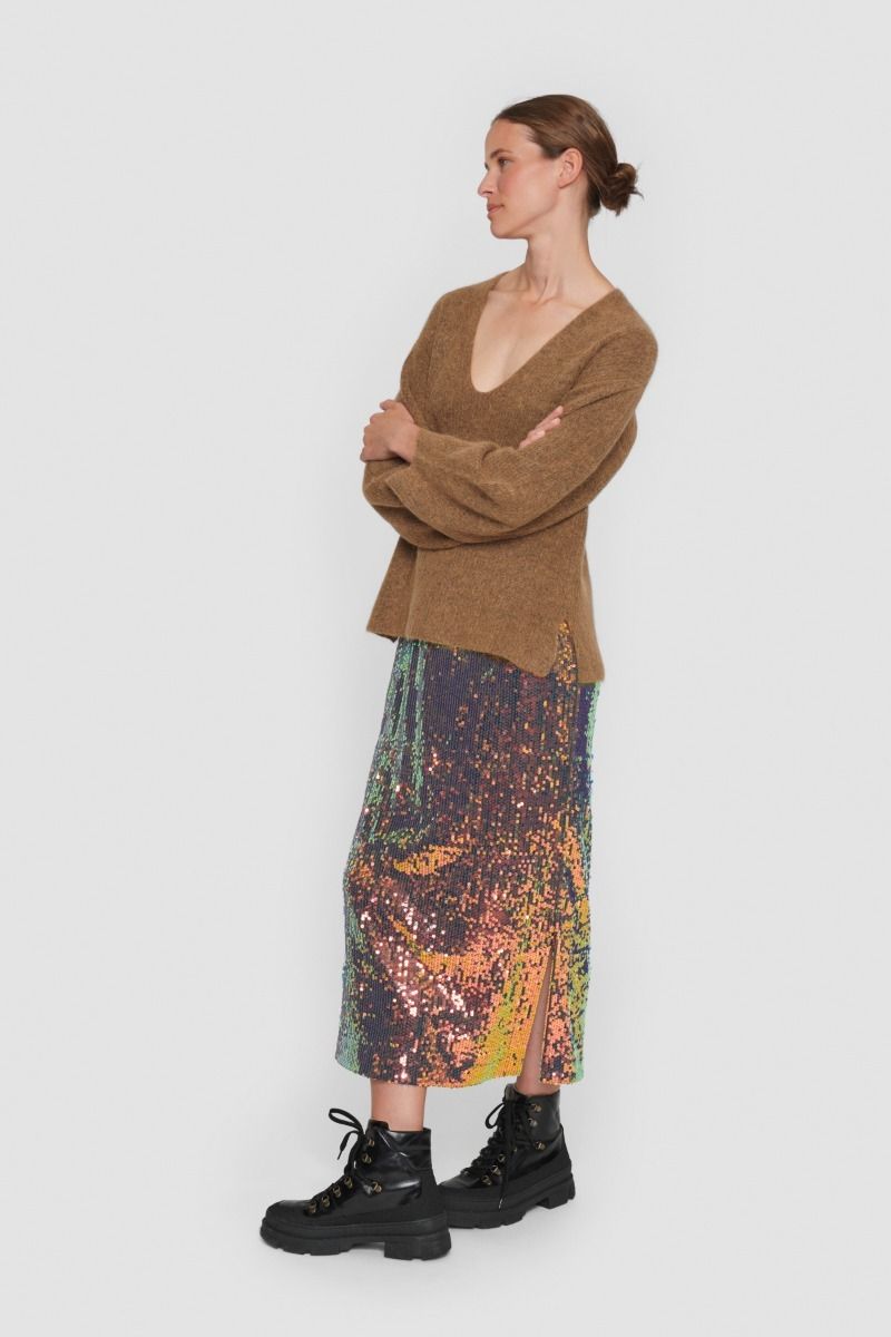 Dandelion knit blouse with v-neck