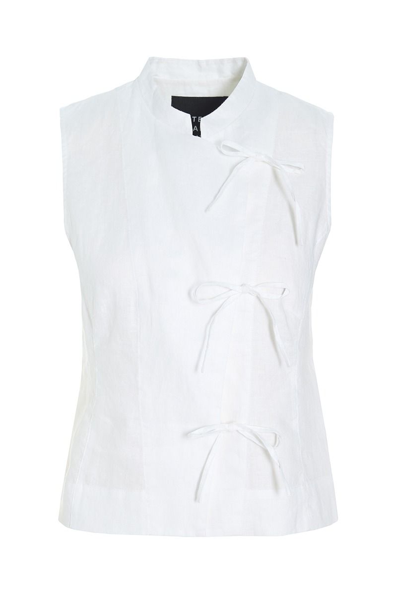 Airy linen sleeveless blouse