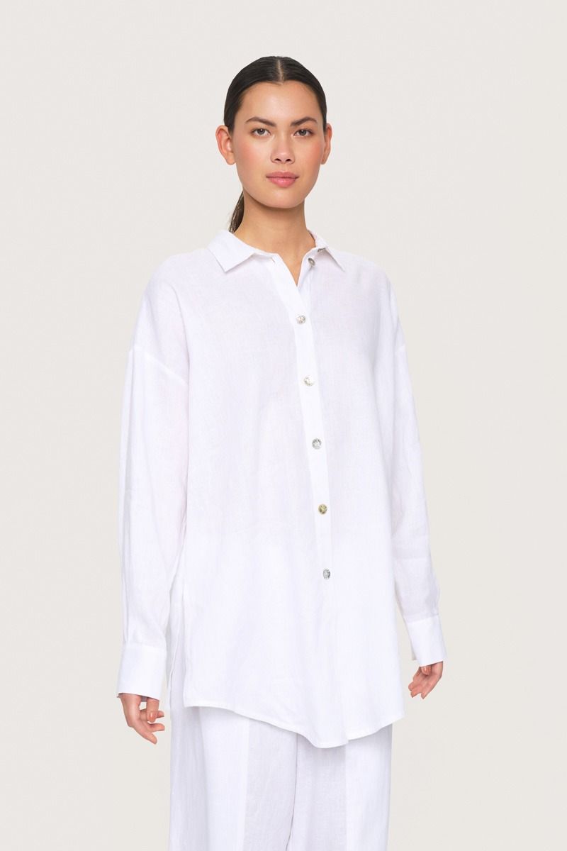 Airy linen shirt