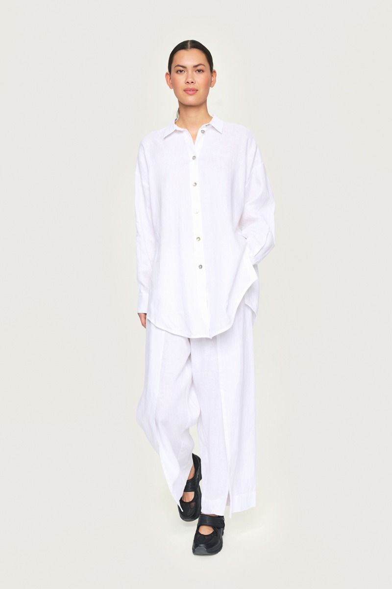 Airy linen shirt