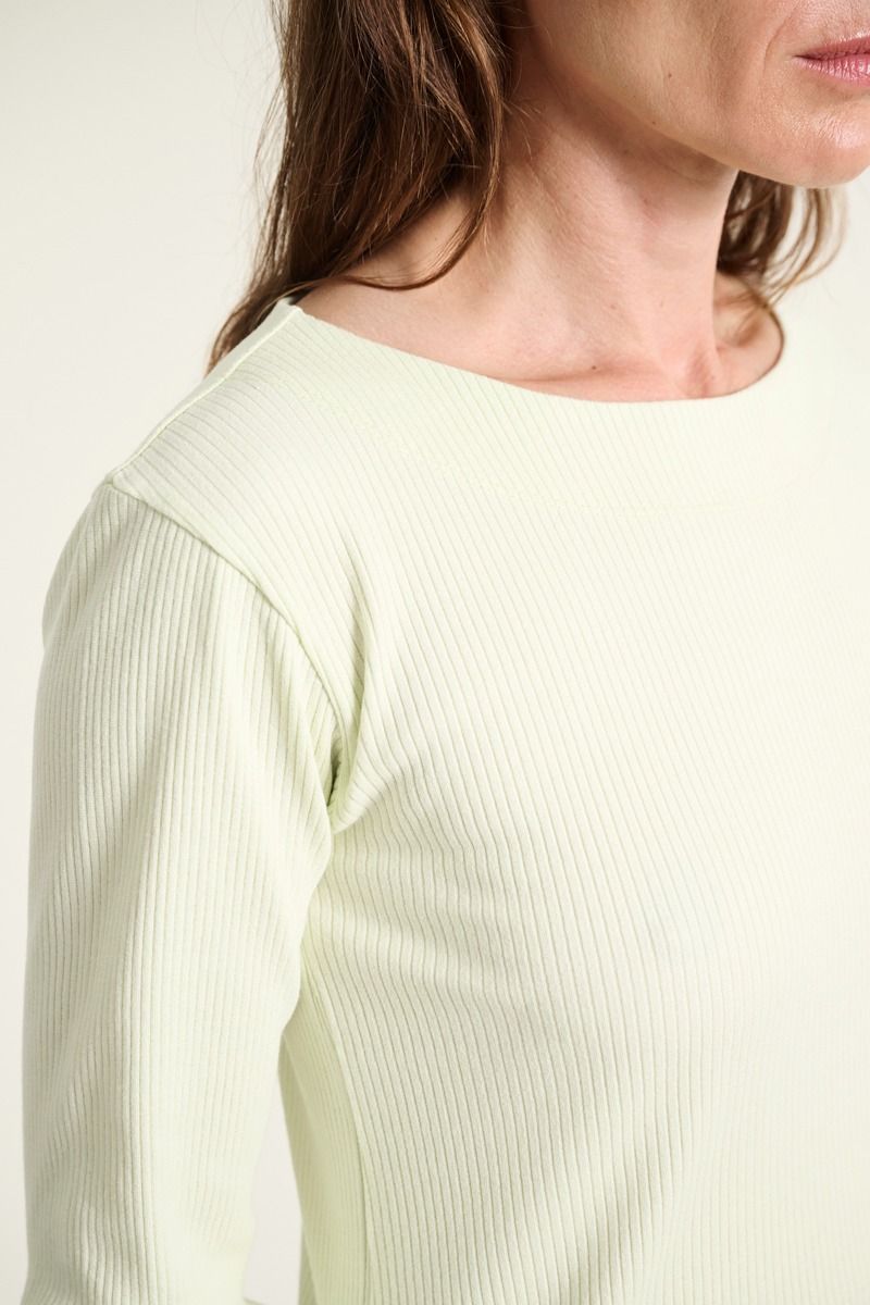 Naibu rib bluse med 3/4 ærme