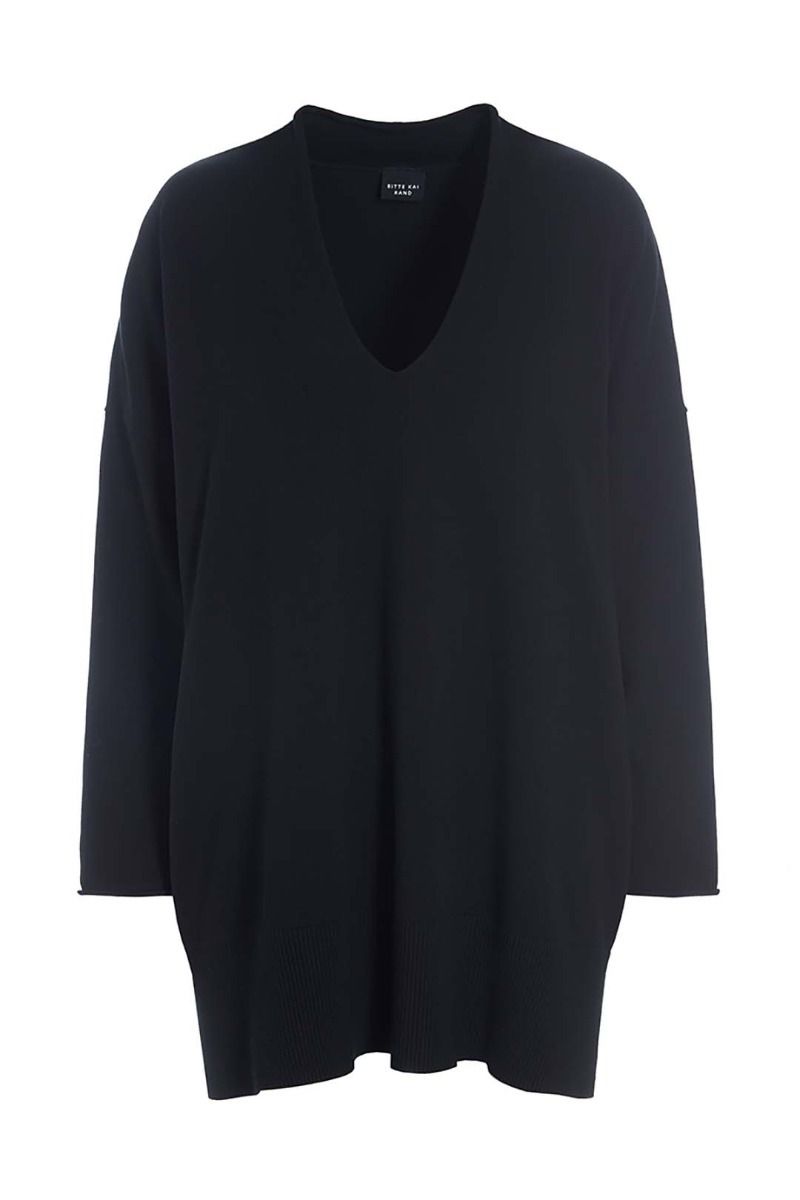 Saku blouse with v-neck