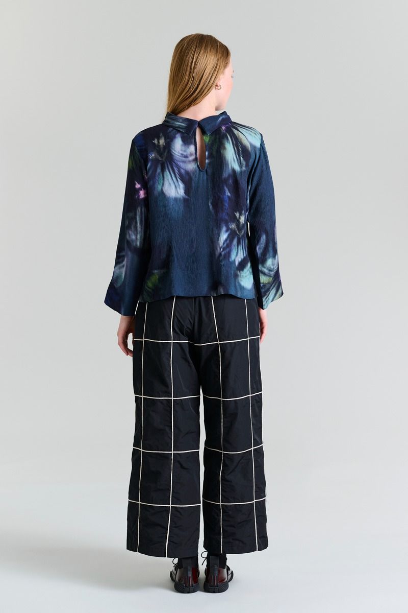 Transition flower bluse