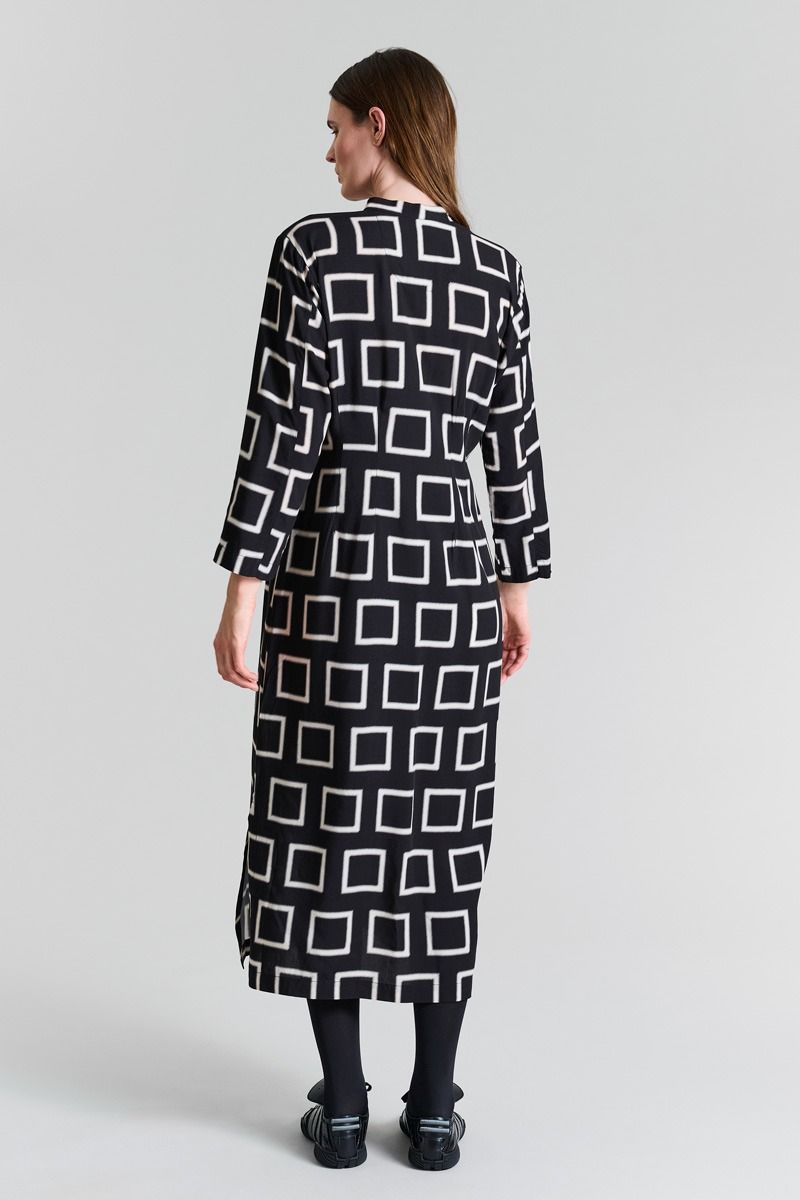 Iki Dress with buttons