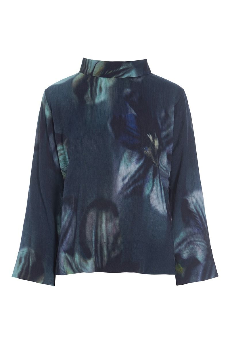 Transition flower bluse