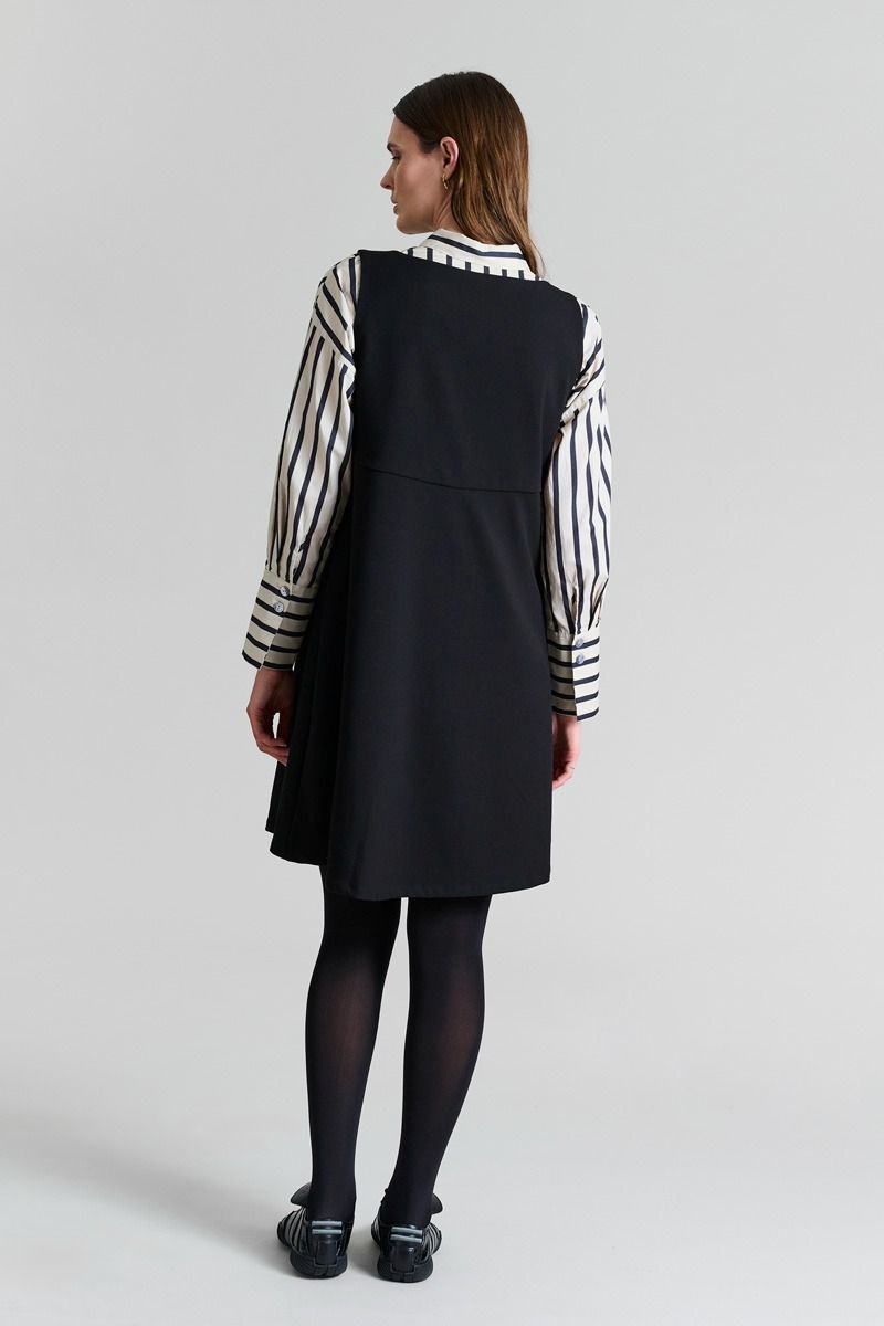 Noru Sleeveless Dress