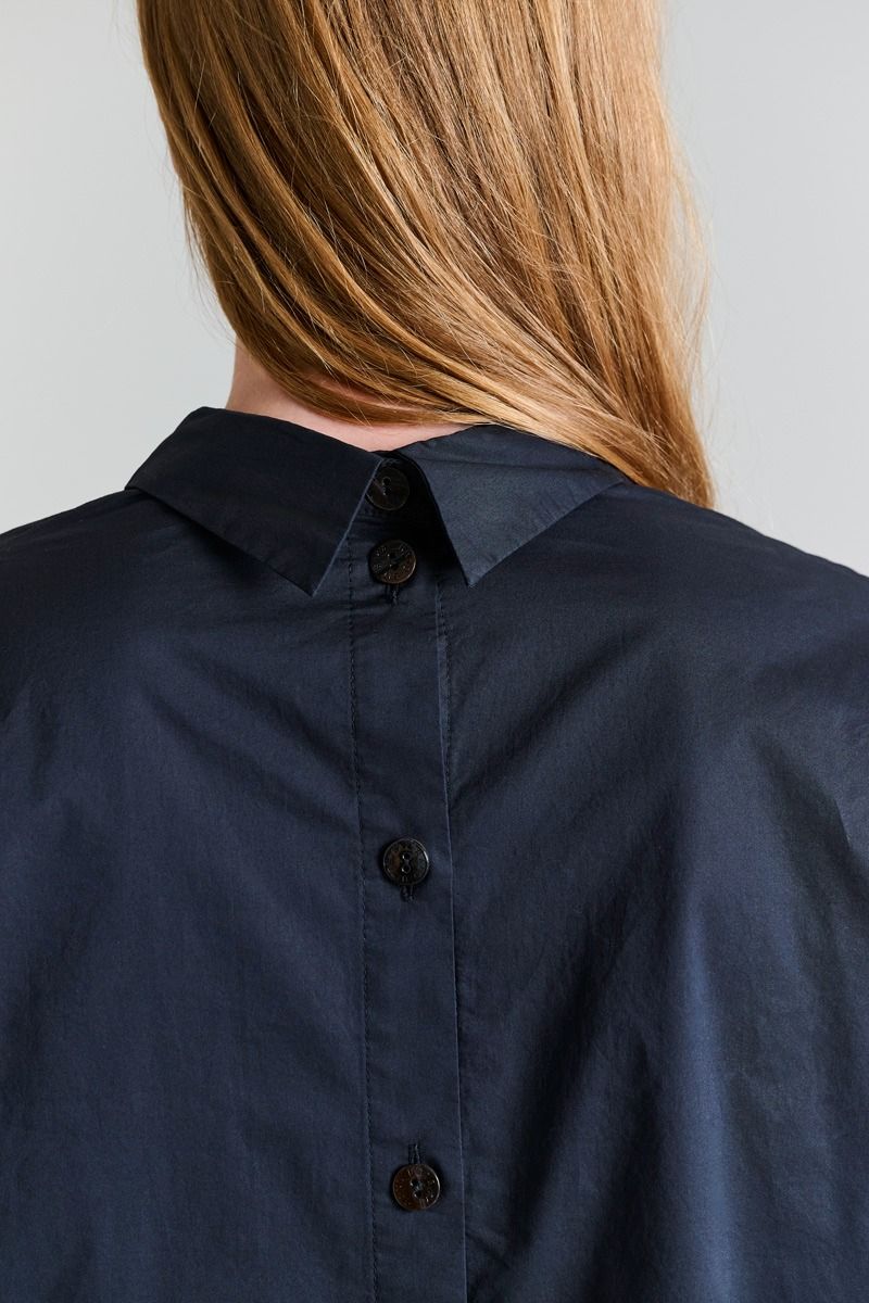 Core cotton skjorte med lukning i ryg