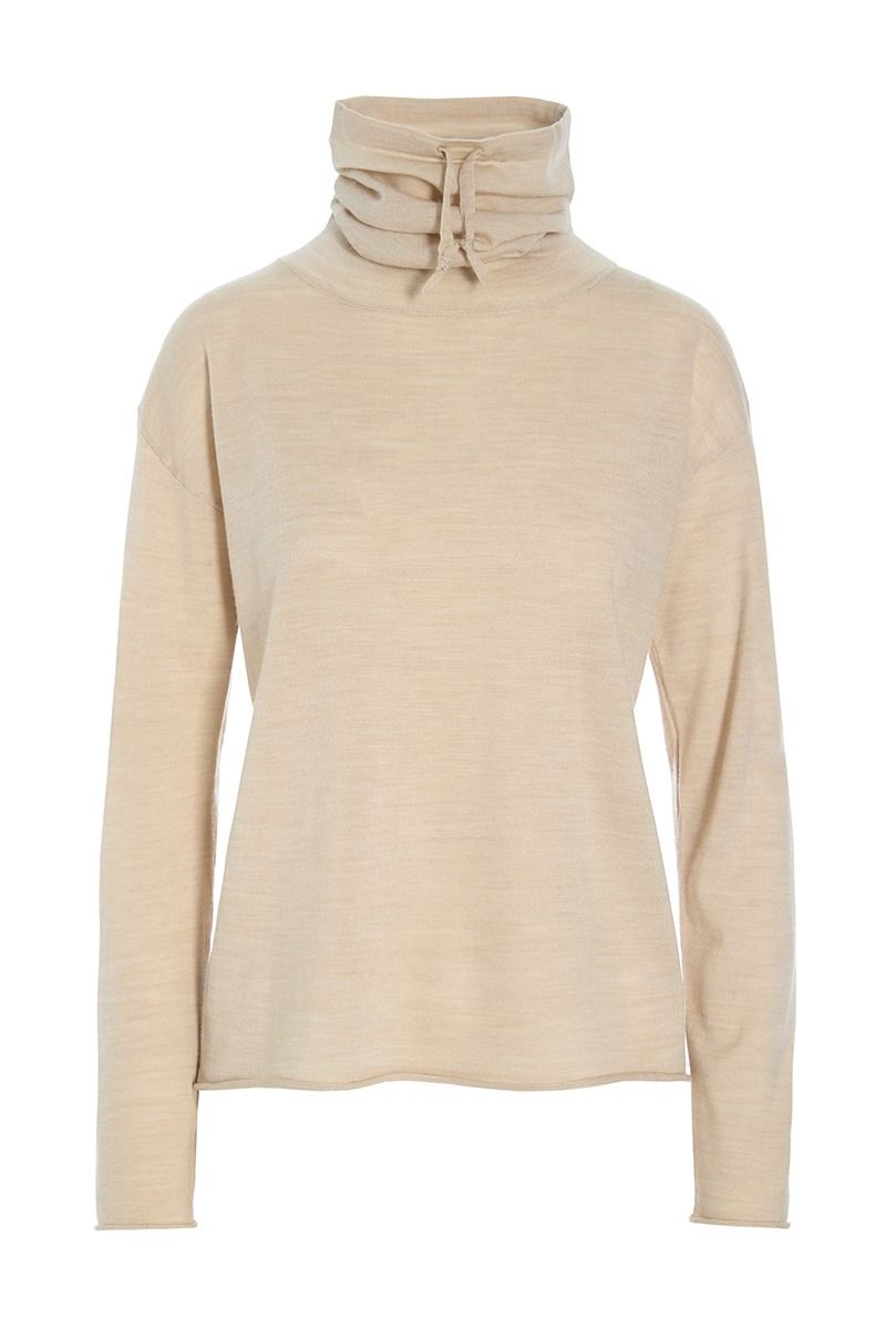Nisu High-necked Blouse