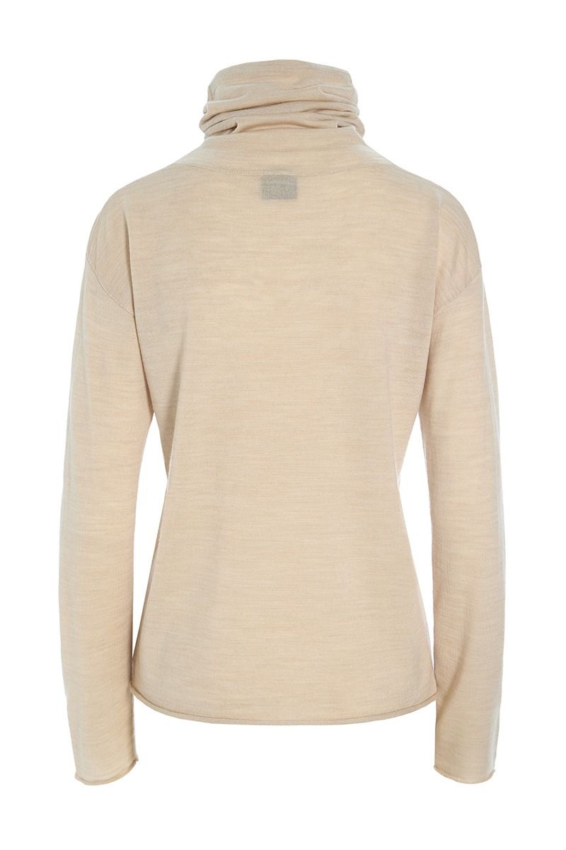 Nisu High-necked Blouse