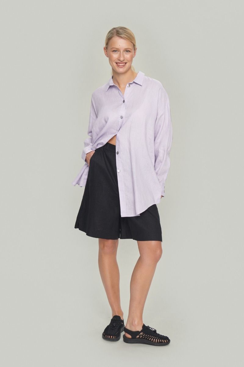 Airy linen shorts