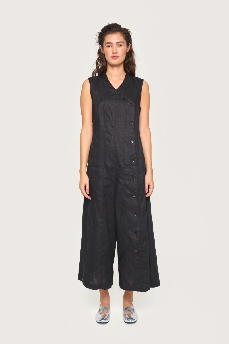 Airy linen jumpsuit