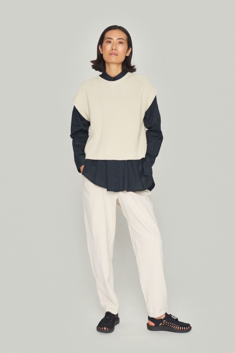 Kareshi blouse with round neck