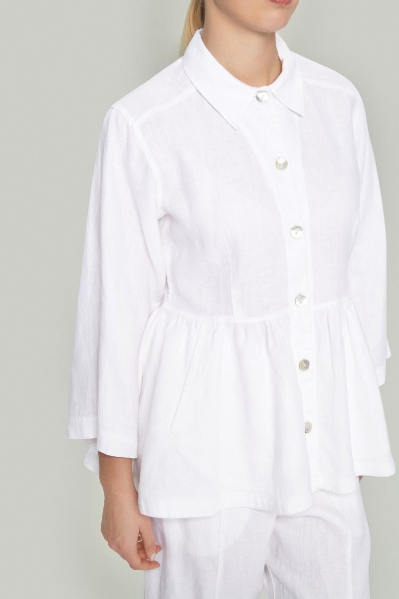 Lazy linen trousers with buckle