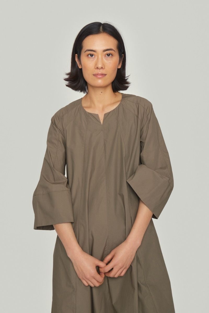 Paper poplin dress with wide sleeves