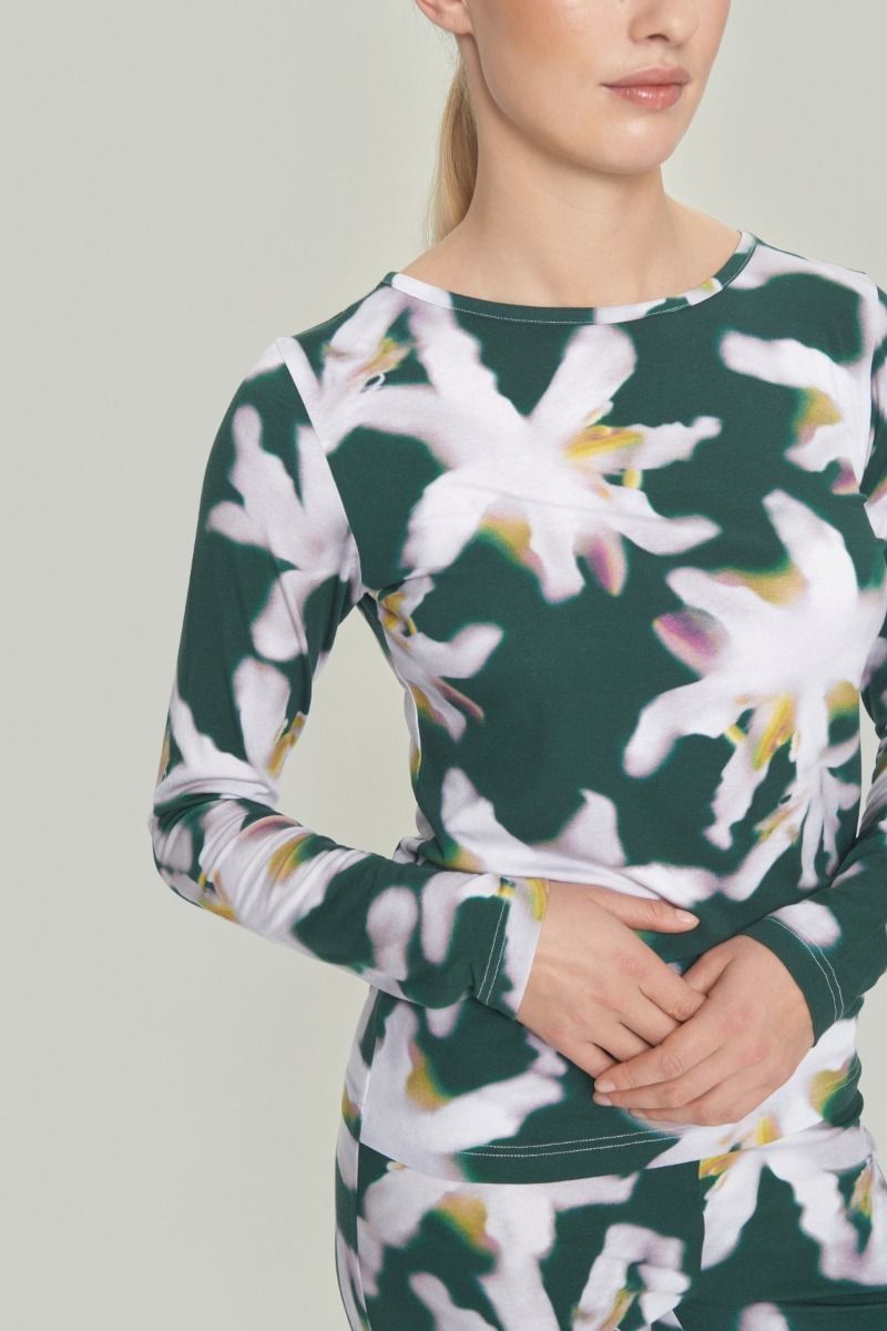 Yakumi blouse