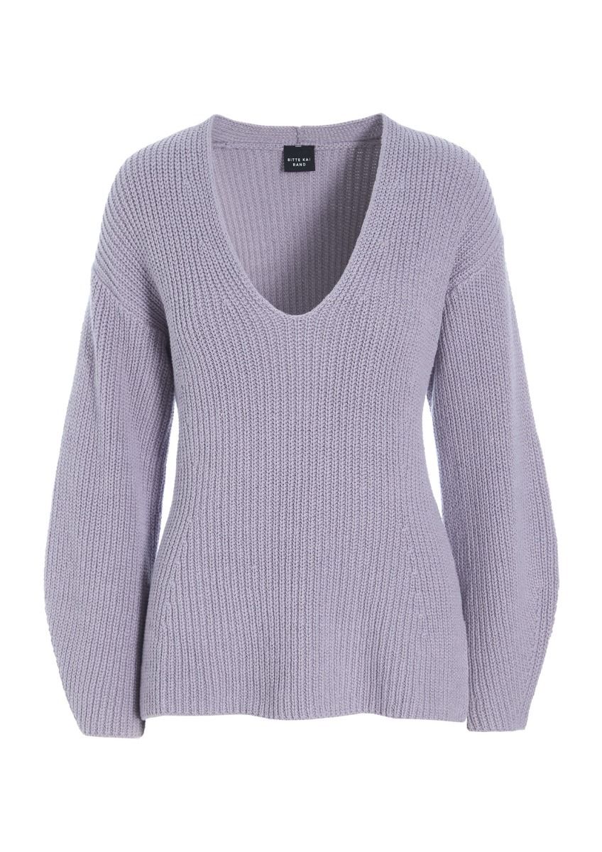 Kareshi blouse with v-neck