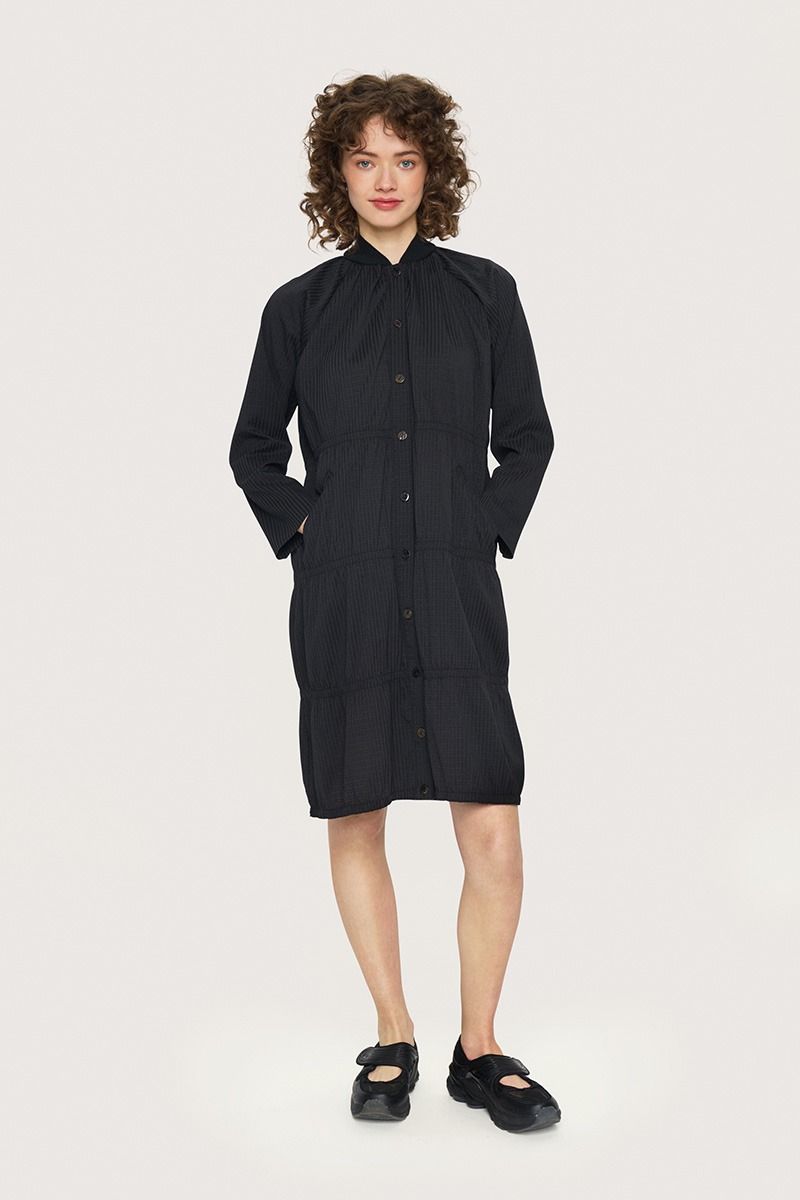Seersucker dress with elastic details