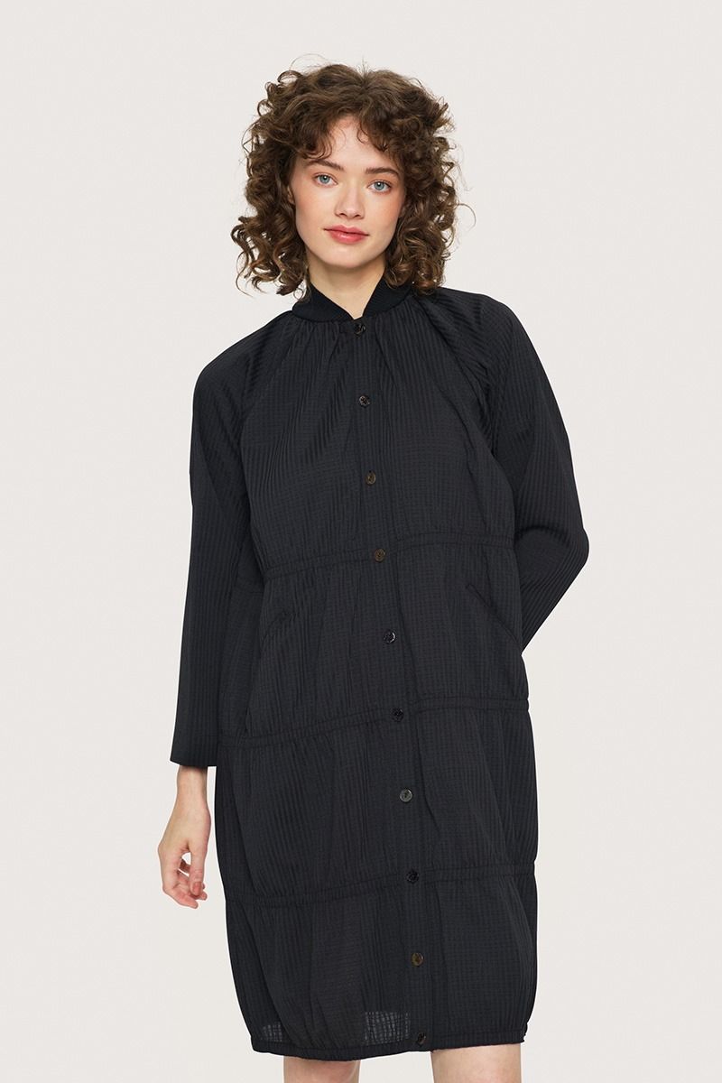 Seersucker dress with elastic details