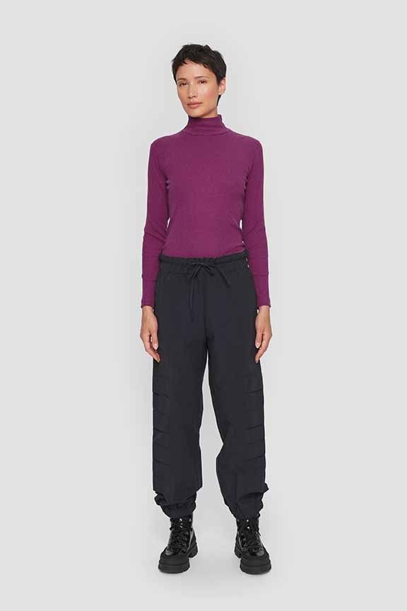 Globe rib turtleneck blouse