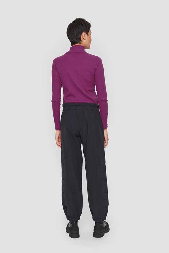 Globe rib turtleneck blouse