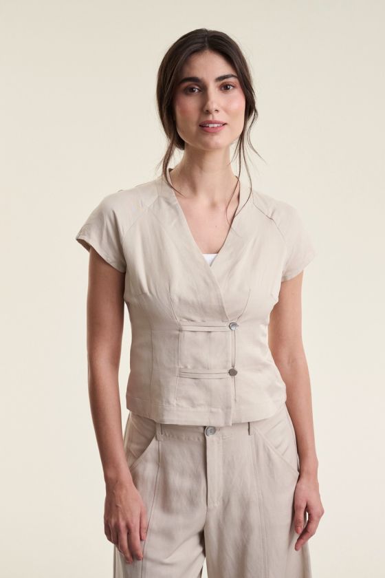 Sukosu short sleeve blouse