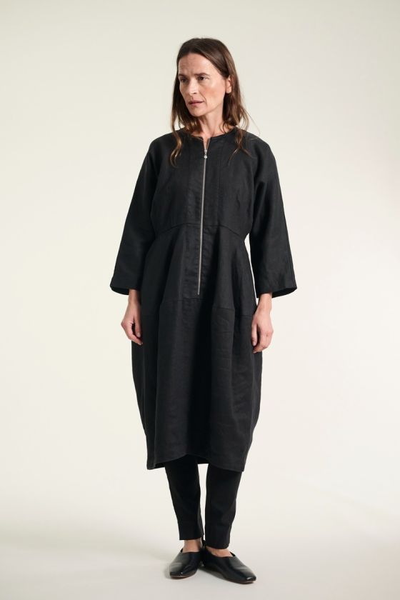 Lazy linen dress with zipper