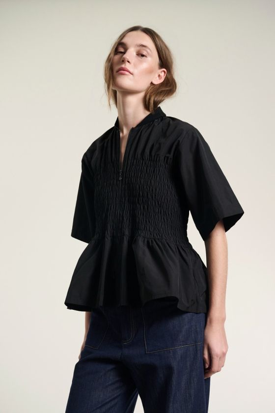 Fukkura gesmokte Bluse