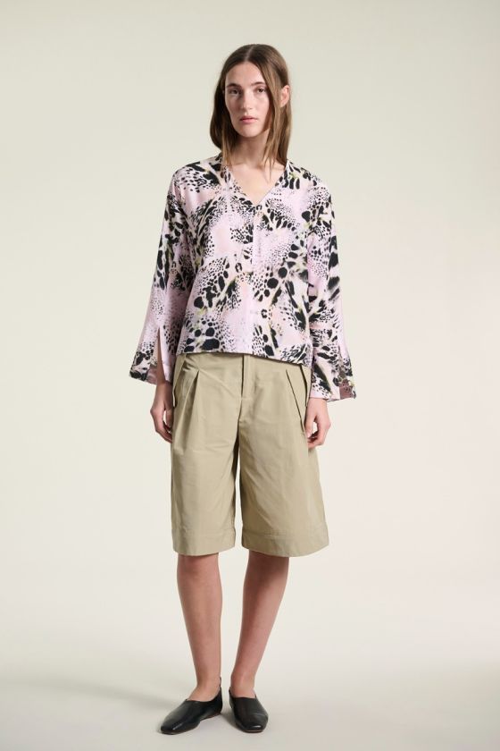 Tsuki Bluse mit v-ausschnitt