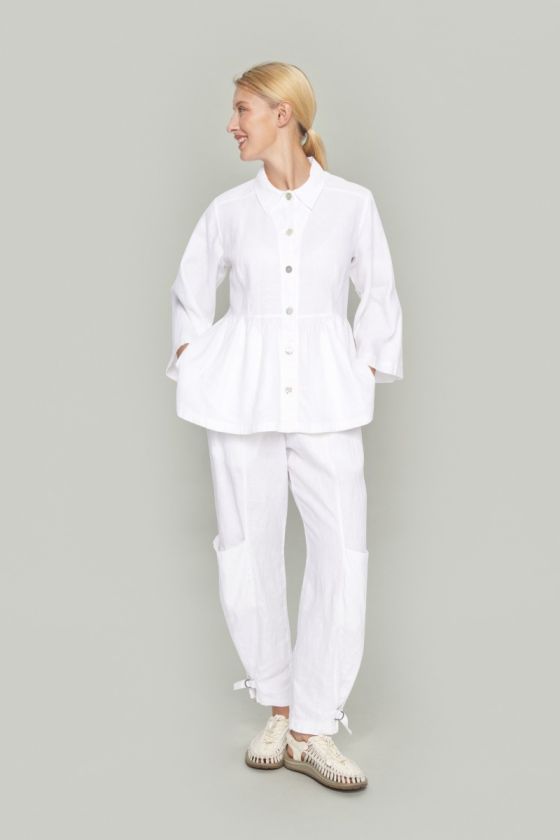 Lazy linen trousers with buckle