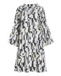 Harukaze dress with V-neck